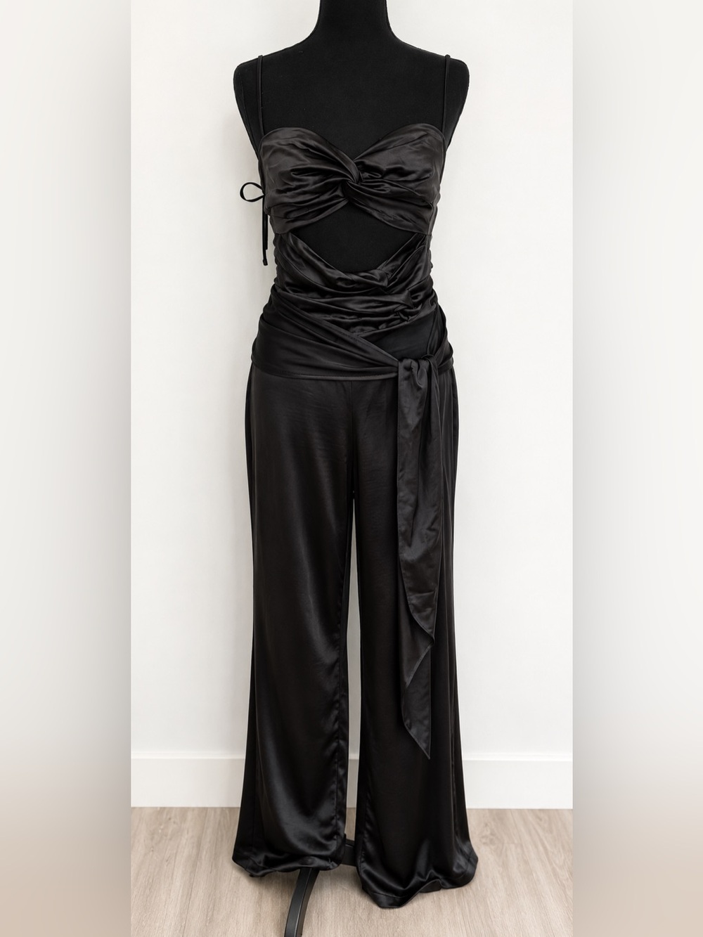 MESHKI Elina Twist Satin Jumpsuit Womens M Black NEW Cut Out Wide Leg JS05875WD3